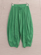 Italian Relaxed Fit Linen Capri Trousers - Green