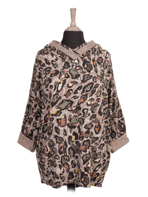 Italian Hooded Dip Hem Printed Top with Front Pockets